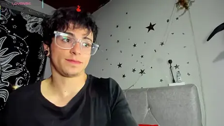 puepleholly webcam stripchat model stream image