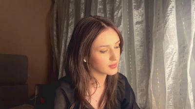 AdeliaDerousse webcam model stream image