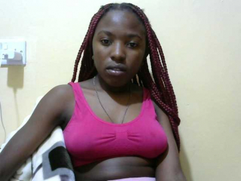 Petitepussie webcam model stream image