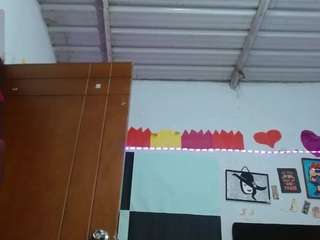 saray-extrovert webcam camsoda model stream image