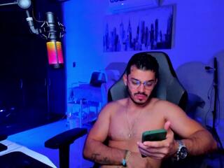 Bruno Oconer webcam model stream image