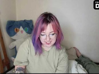 toxic-and-stuffy webcam bongacams model stream image