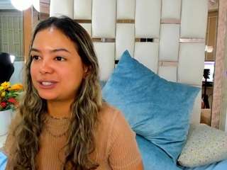 dulcelyra webcam model stream image