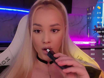 In-your-fucking-mind webcam model stream image