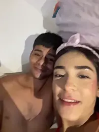 foxxy_and_lion webcam model stream image
