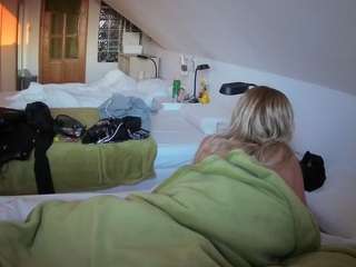 voyeurcam-julmodels-bed-3 webcam model stream image