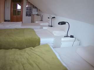 voyeurcam-julmodels-bed-3 webcam camsoda model stream image