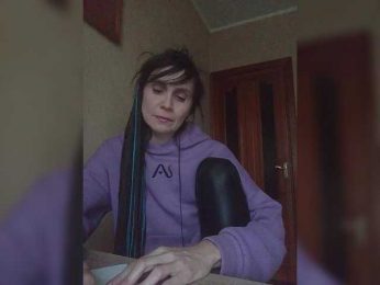 Hellenalonenochka webcam model stream image