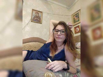 KittyMiracle webcam model stream image