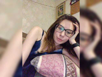 KittyMiracle webcam model stream image