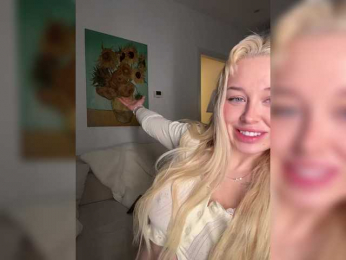 Tutti-fruttii webcam bongacams model stream image