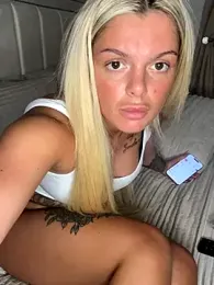 Irish_BarbieMilfx webcam model stream image