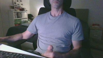 leo00870087 webcam model stream image