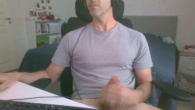 leo00870087 webcam model stream image