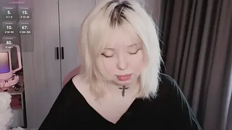 yumi_charm webcam model stream image