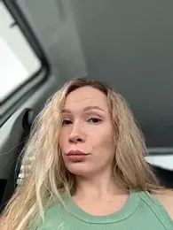 LavenderHot webcam model stream image