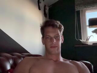 Andrew Blonde webcam model stream image