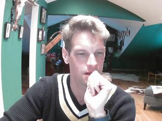 Andrew Blonde webcam model stream image