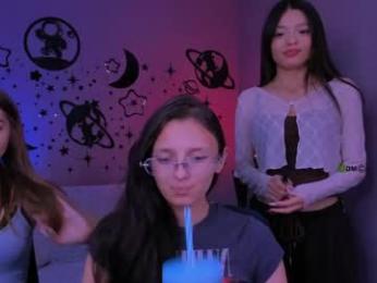 caroline_honeyy webcam model stream image