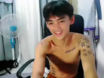 urhunky_boy webcam model stream image