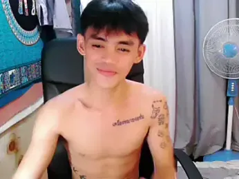 urhunky_boy webcam stripchat model stream image