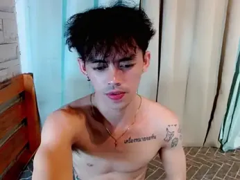 urhunky_boy webcam model stream image