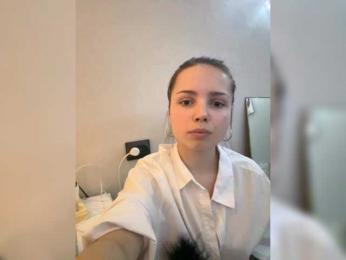 SoftElinaa webcam model stream image