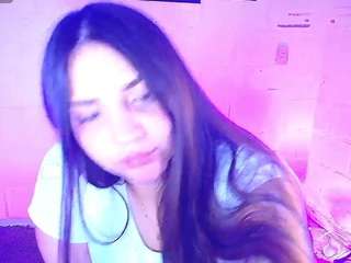 emily-cooper-a webcam model stream image