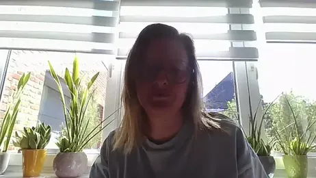 LiquidLeonie webcam model stream image