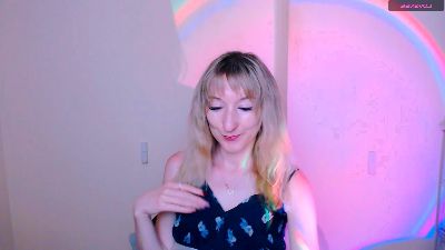 LillyBluee webcam model stream image