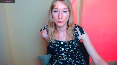 LillyBluee webcam model stream image