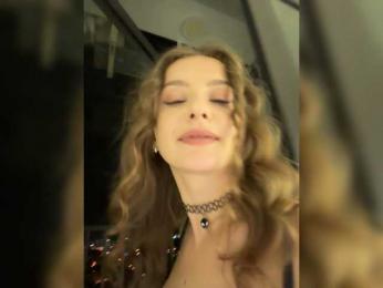 Annyyy webcam model stream image