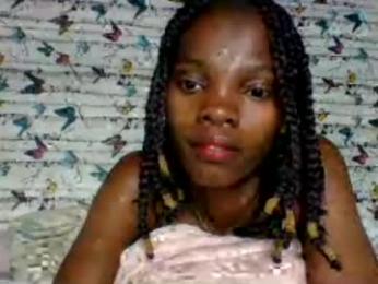 aadienne webcam model stream image