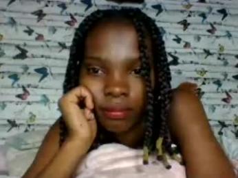 aadienne webcam model stream image