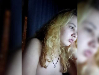 BloodyLisss webcam model stream image