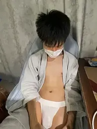 Zhang_yiovo webcam stripchat model stream image