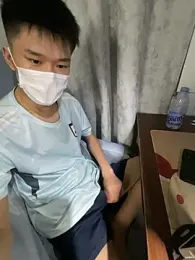 Zhang_yiovo webcam stripchat model stream image