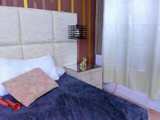 Miia Fontana webcam model stream image