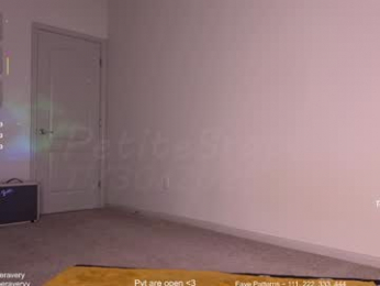 petitebrat webcam chaturbate model stream image