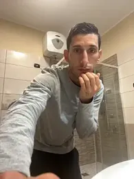 Gionnytav webcam model stream image