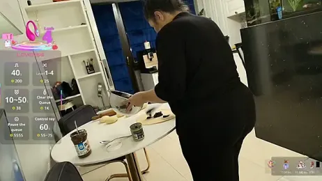 Layla- webcam model stream image