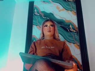 mayka-brunette01 webcam camsoda model stream image