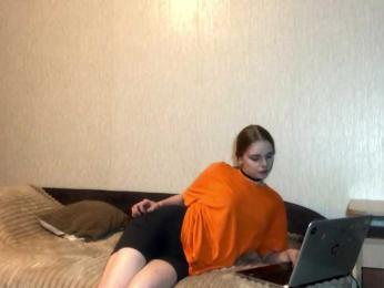 HollyMillers webcam model stream image