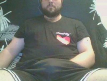 Bebeast webcam model stream image