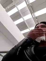 -Mia1 webcam model stream image