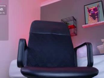 nickiwestt___ webcam model stream image