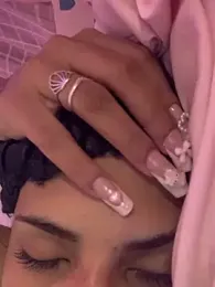 luludoll_ webcam model stream image