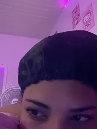 luludoll_ webcam model stream image