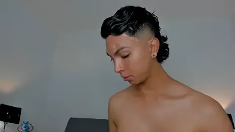 xhenisa_ webcam model stream image