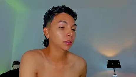 xhenisa_ webcam model stream image